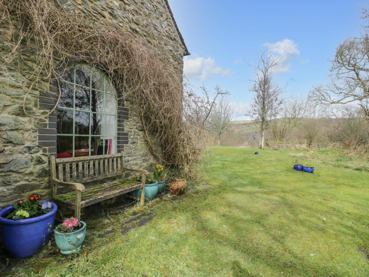 Beudy Dolpebyll Villa Llangadfan Buitenkant foto